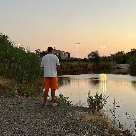 Luxury With Pool In 马尔马里斯