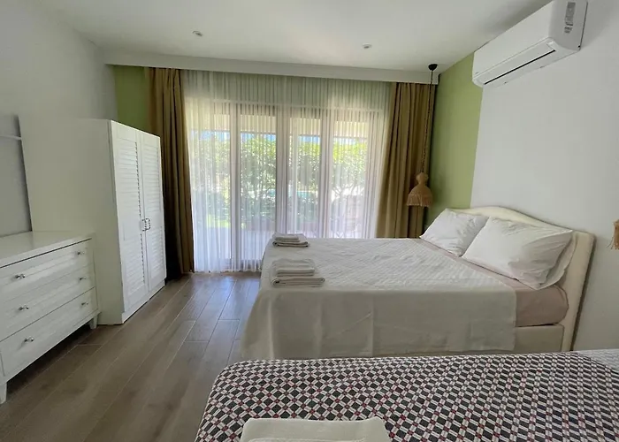 וילה Luxury With Pool In מרמריס