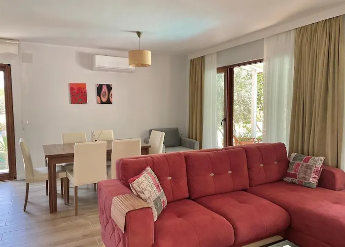 Luxury With Pool In וילה