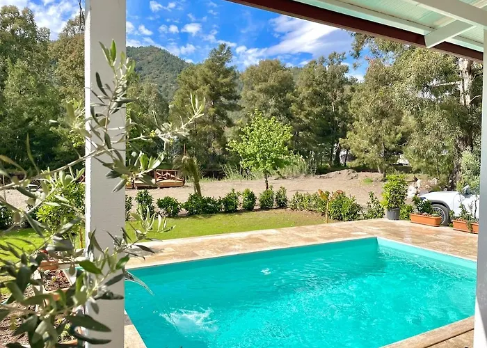 Luxury With Pool In וילה *