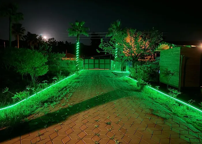 Luxury With Pool In וילה *