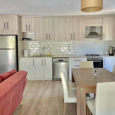 Vilă Luxury With Pool In *