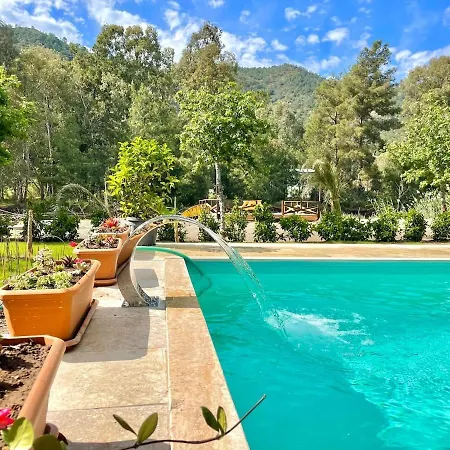 Vilă Luxury With Pool In *