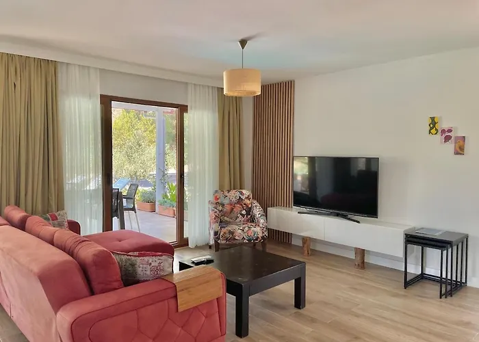 Luxury With Pool In *