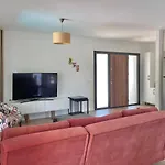 Luxury With Pool In * Μαρμαρίς