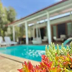 Luxury With Pool In * Μαρμαρίς