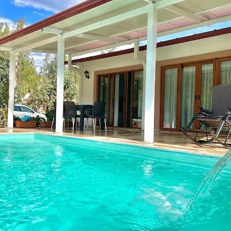 Luxury With Pool In * Μαρμαρίς
