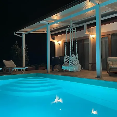 Βίλα Luxury With Pool In