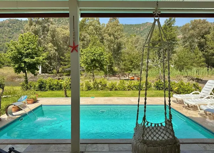 Luxury With Pool In 别墅